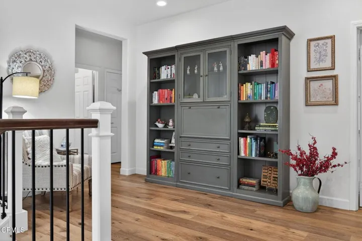29-web-or-mls-UpmarketMedia_541Owens-29