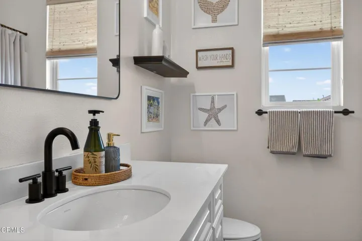47-web-or-mls-UpmarketMedia_541Owens-47