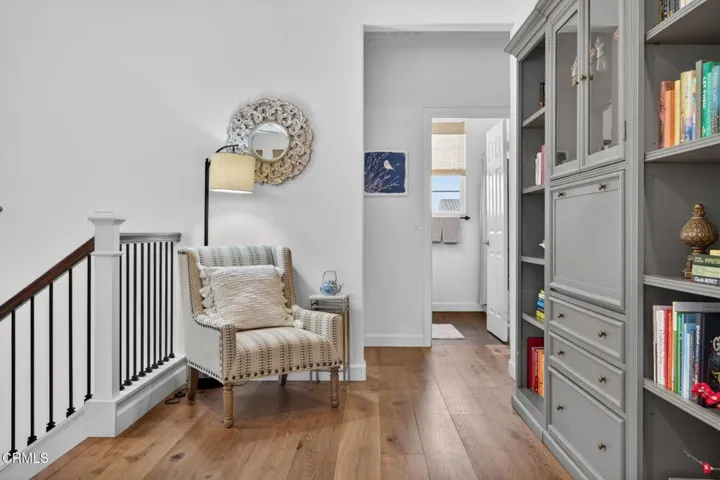 30-web-or-mls-UpmarketMedia_541Owens-30