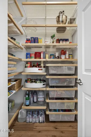 23-web-or-mls-UpmarketMedia_541Owens-23