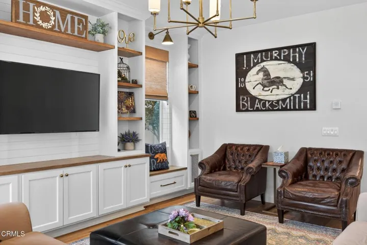 8-web-or-mls-UpmarketMedia_541Owens-8
