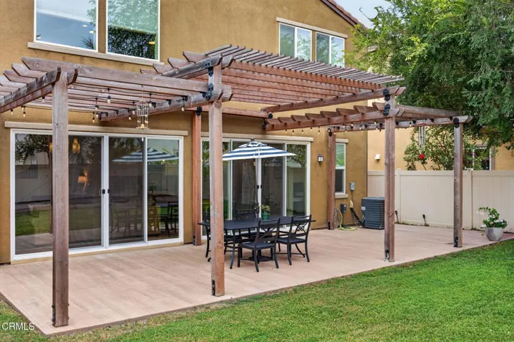 53-web-or-mls-UpmarketMedia_541Owens-53