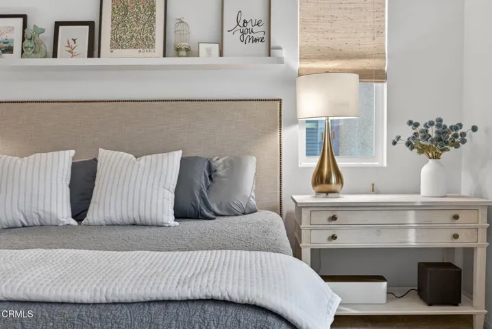 32-web-or-mls-UpmarketMedia_541Owens-32