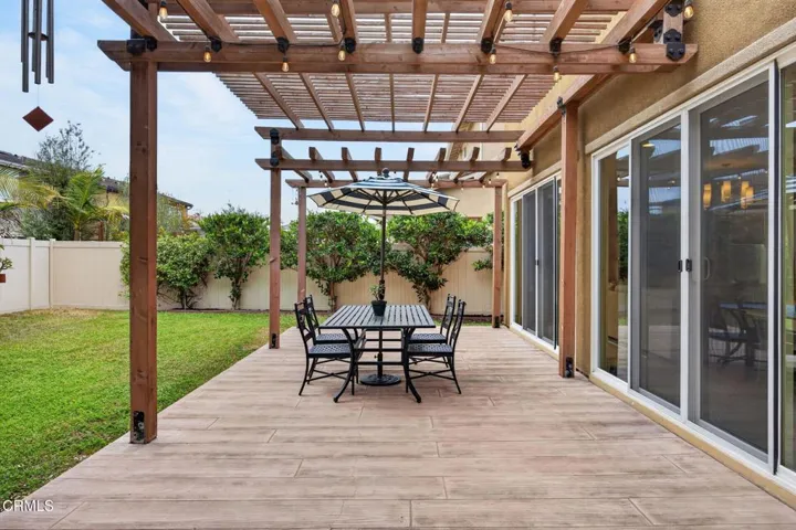 51-web-or-mls-UpmarketMedia_541Owens-52