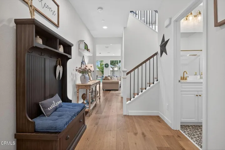 5-web-or-mls-UpmarketMedia_541Owens-5