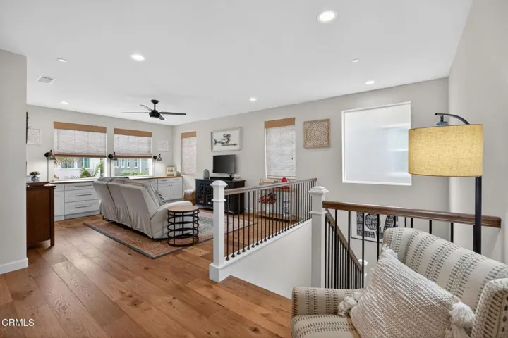 25-web-or-mls-UpmarketMedia_541Owens-25