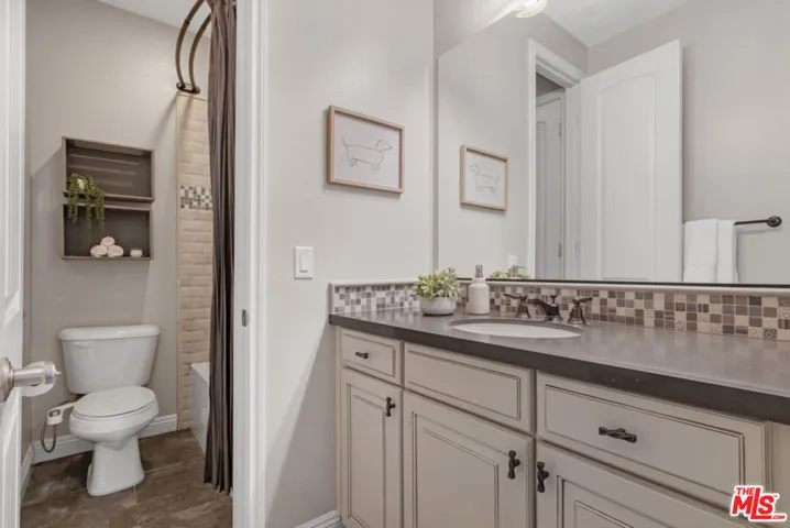 28236 Forge Court, Valencia, California 91354