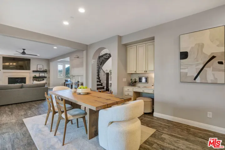 28236 Forge Court, Valencia, California 91354