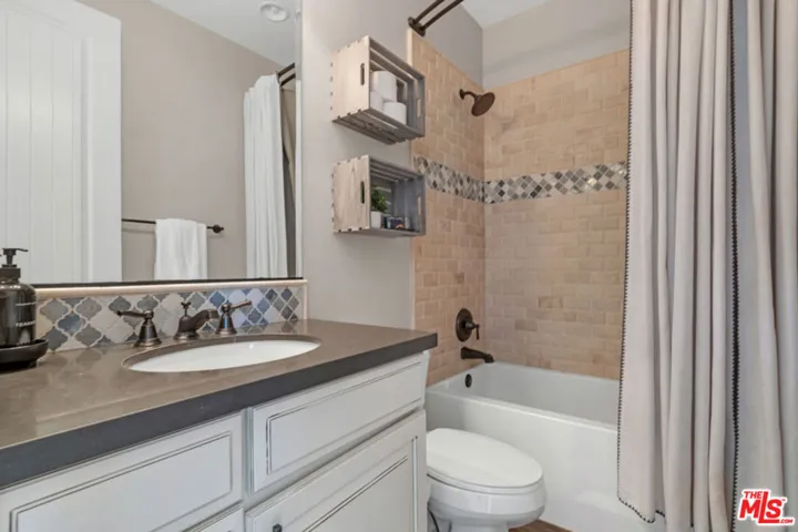 28236 Forge Court, Valencia, California 91354