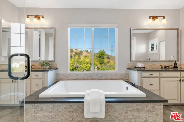 28236 Forge Court, Valencia, California 91354