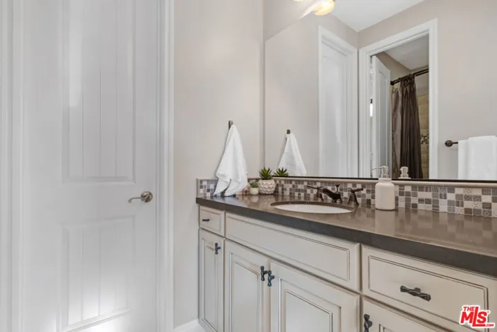28236 Forge Court, Valencia, California 91354