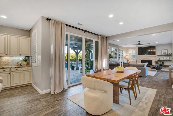 28236 Forge Court, Valencia, California 91354