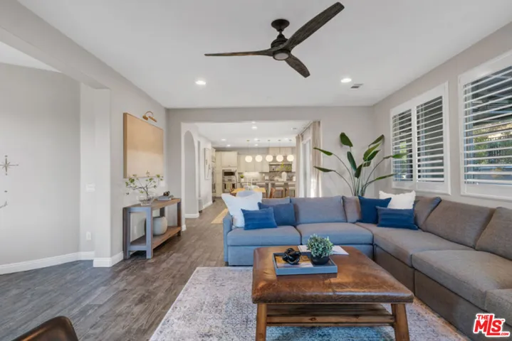 28236 Forge Court, Valencia, California 91354