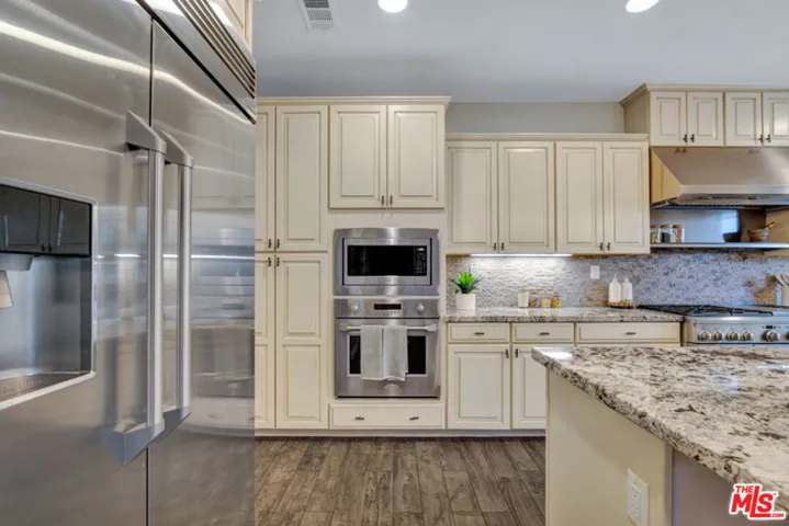 28236 Forge Court, Valencia, California 91354
