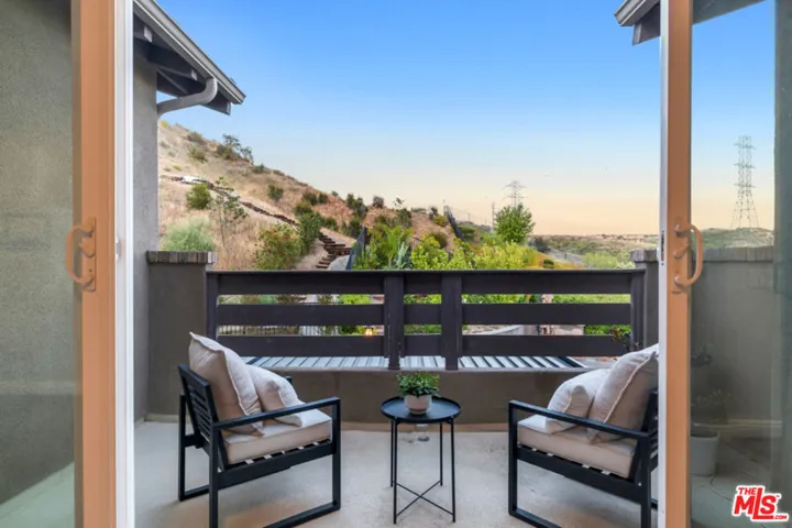28236 Forge Court, Valencia, California 91354