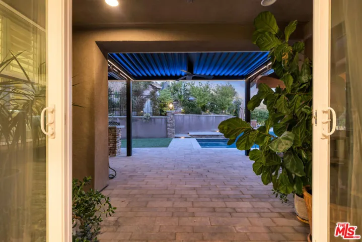 28236 Forge Court, Valencia, California 91354