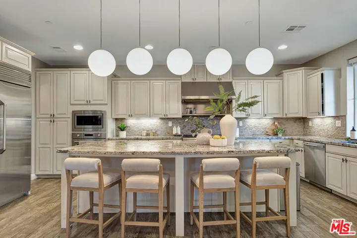 28236 Forge Court, Valencia, California 91354