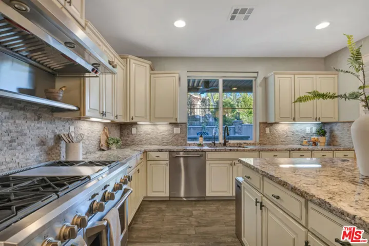 28236 Forge Court, Valencia, California 91354