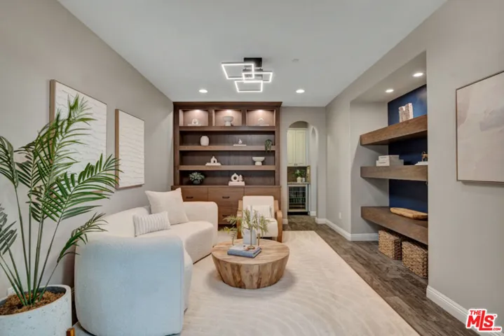 28236 Forge Court, Valencia, California 91354