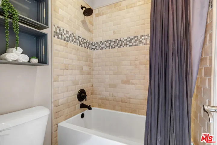 28236 Forge Court, Valencia, California 91354