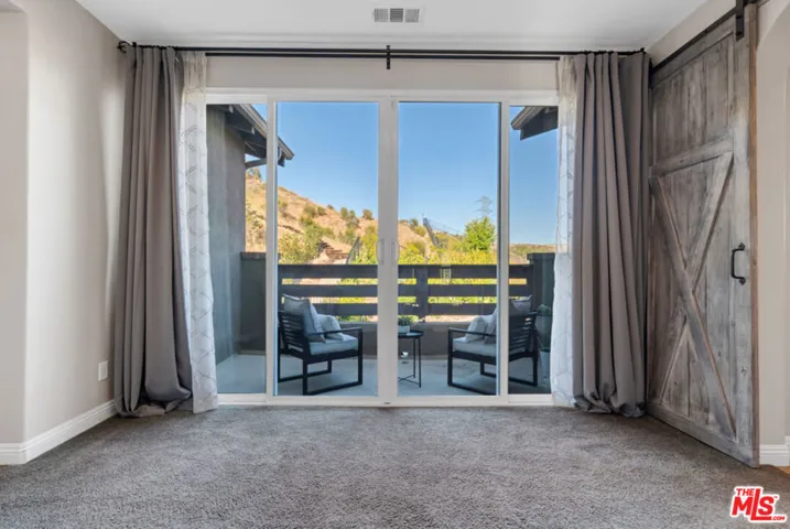 28236 Forge Court, Valencia, California 91354