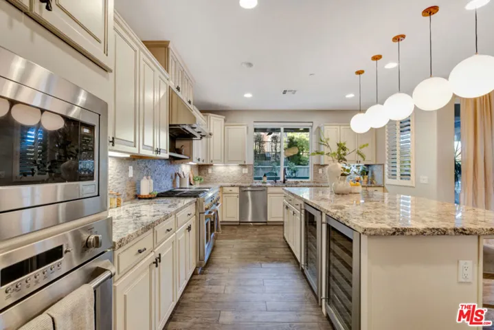 28236 Forge Court, Valencia, California 91354