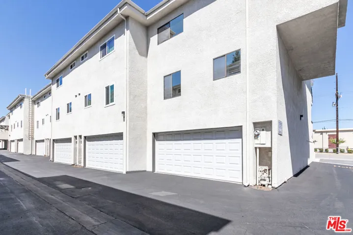10201 Mason Avenue 108, Chatsworth, California 91311