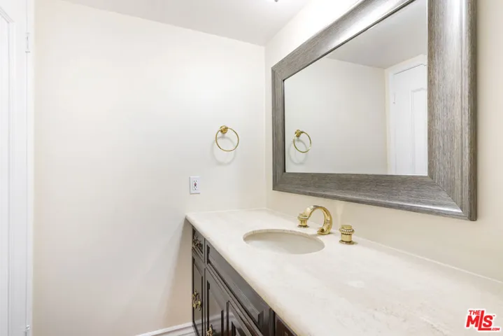 10201 Mason Avenue 108, Chatsworth, California 91311