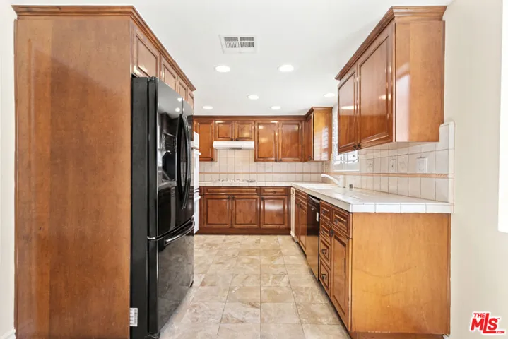 10201 Mason Avenue 108, Chatsworth, California 91311