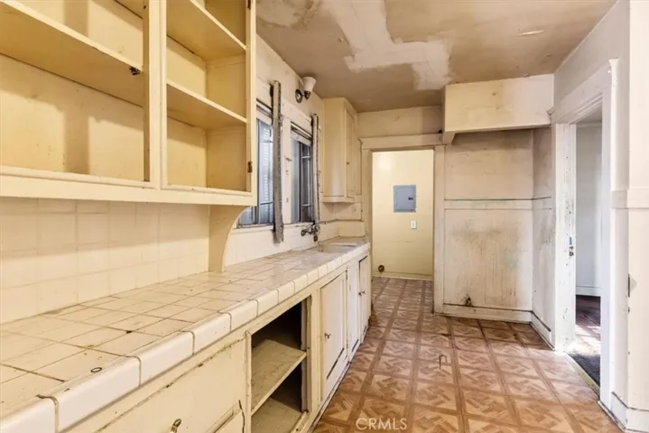 324 W 47th Place, Los Angeles, California 90037