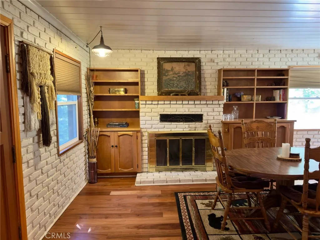 Den/dining