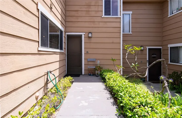 Frontdoor Unit 35