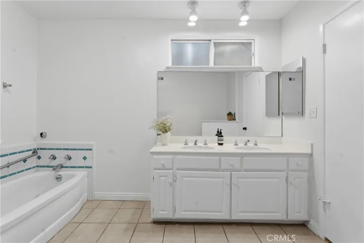 5618 Wilhelmina Avenue, Woodland Hills, California 91367