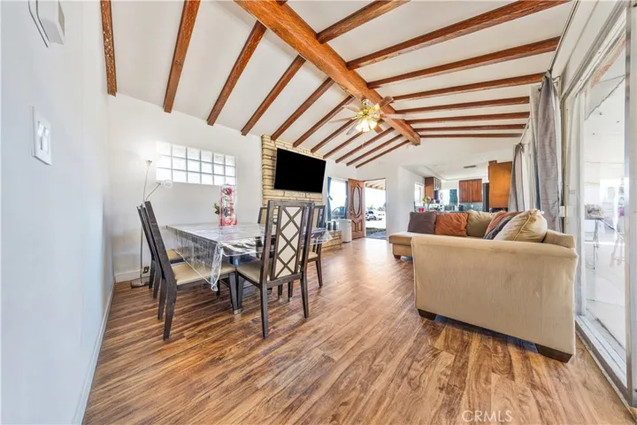 Open bright Space from the kitchen to the dinning room.