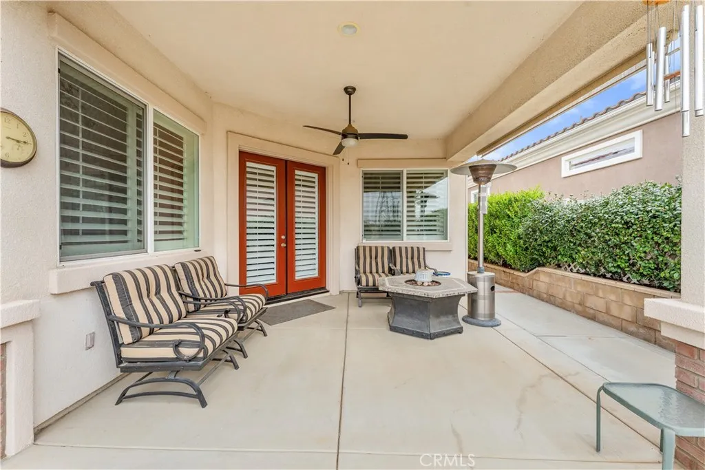 Double-Doors lead to Patio