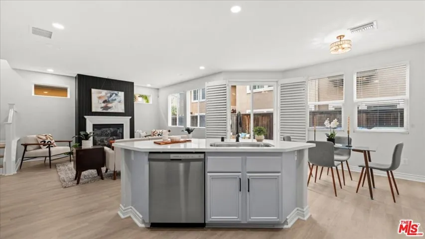 3608 W Chapman Lane, Inglewood, California 90305