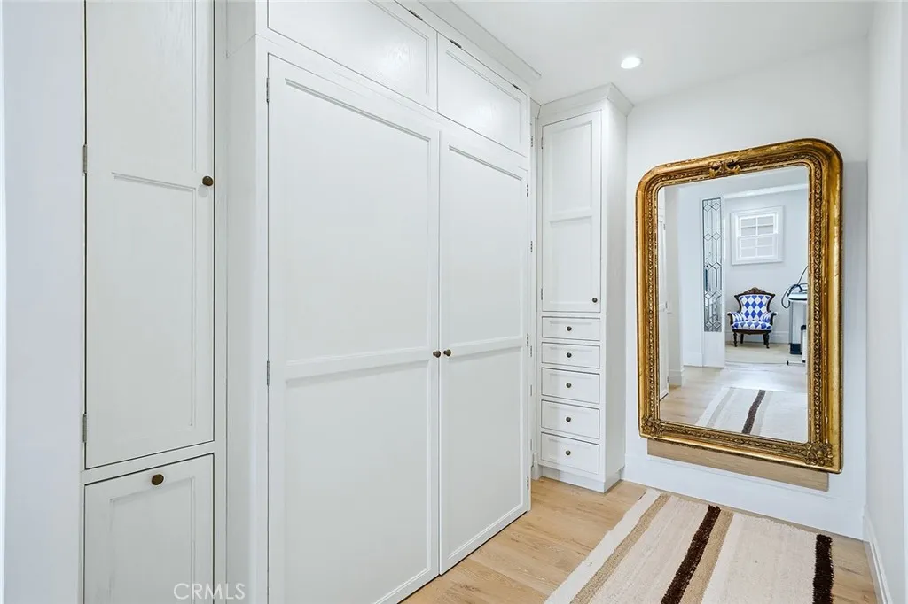 Primary suite dressing area