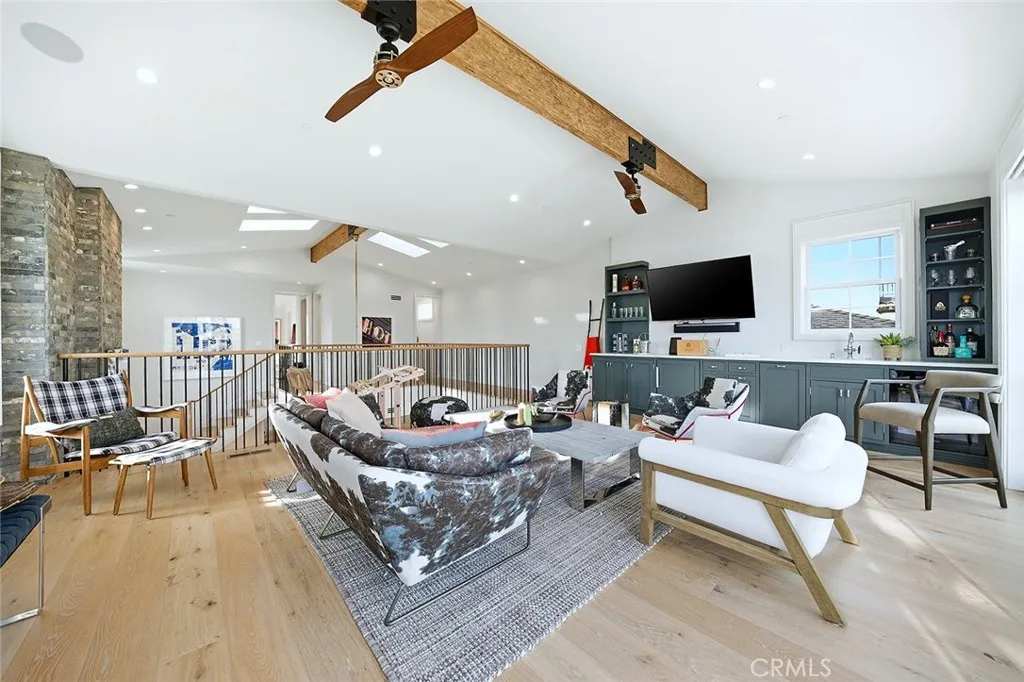 3rd floor Living Area