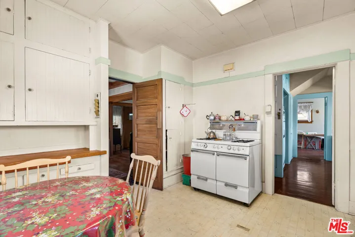 1621 5th Avenue, Los Angeles, California 90019