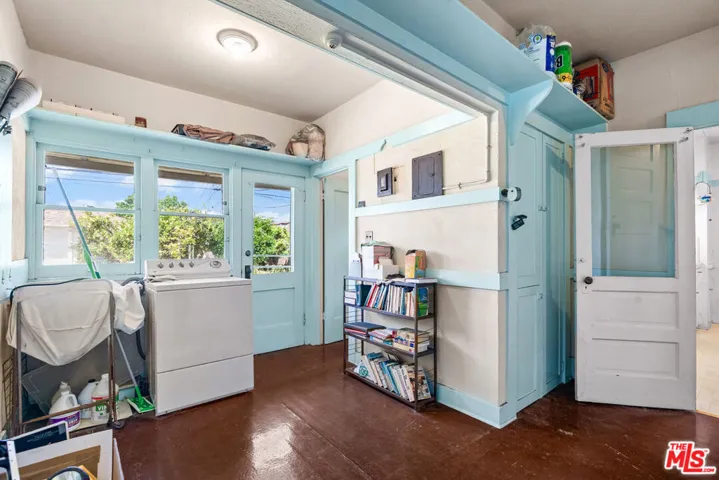 1621 5th Avenue, Los Angeles, California 90019