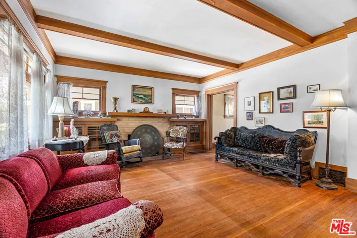 1621 5th Avenue, Los Angeles, California 90019