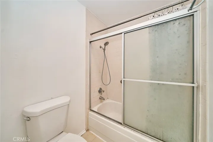 Masterroom Shower