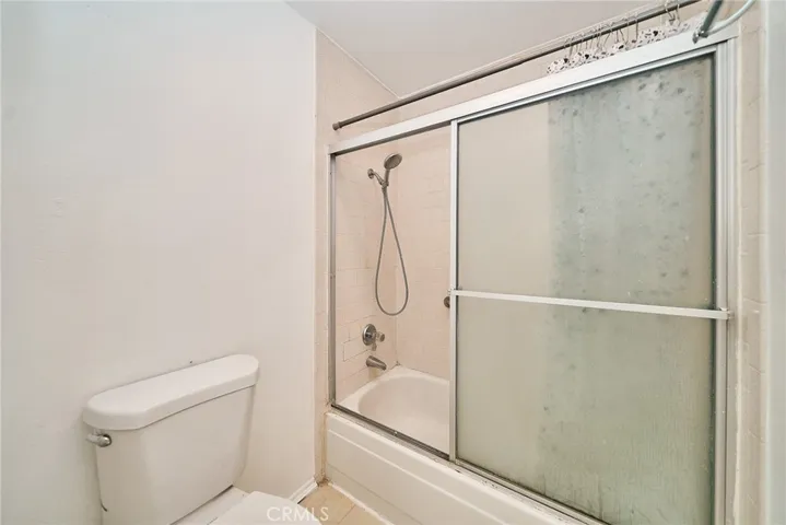 Masterroom Shower