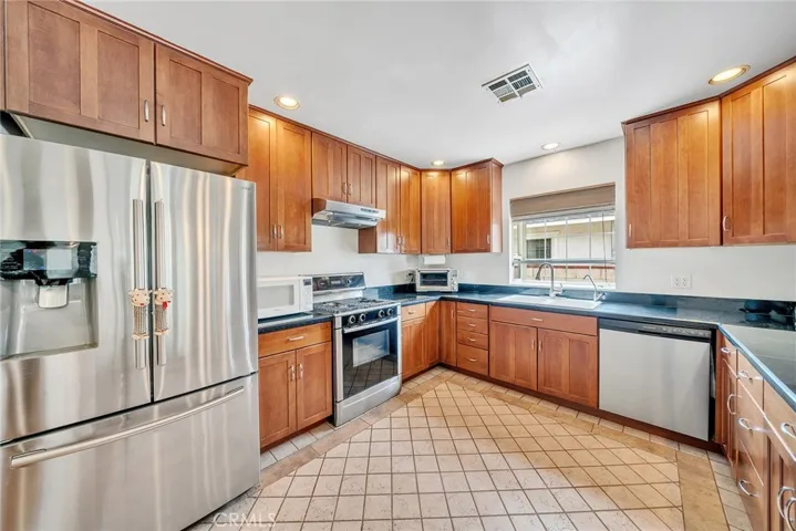 3170 E Green Street, Pasadena, California 91107