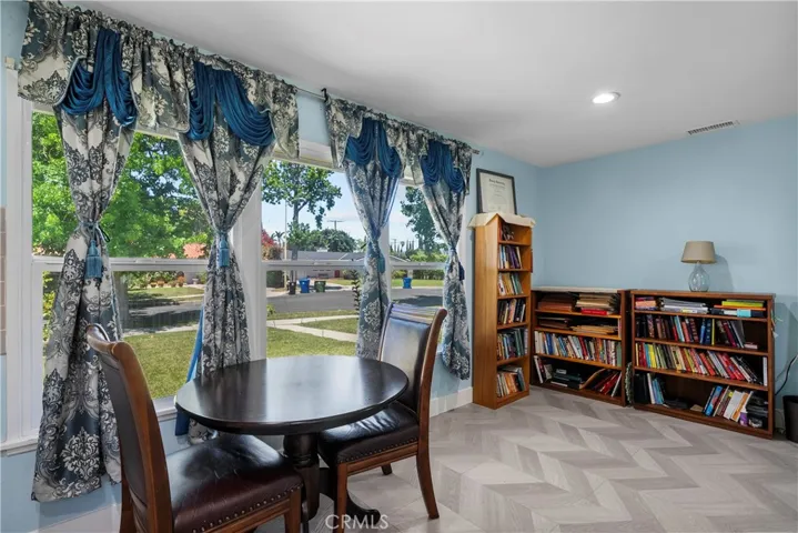 20110 Kinzie, Chatsworth, California 91311