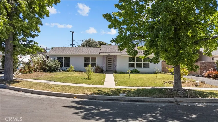 20110 Kinzie, Chatsworth, California 91311