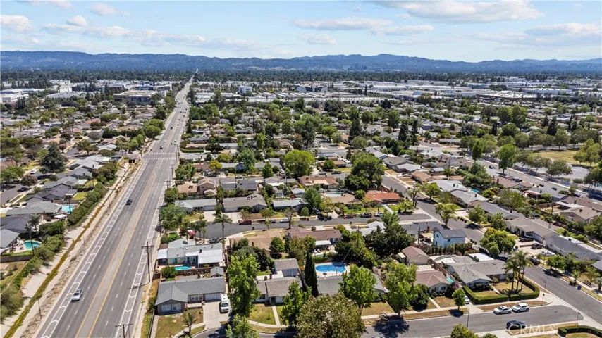20110 Kinzie, Chatsworth, California 91311