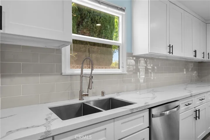 20110 Kinzie, Chatsworth, California 91311