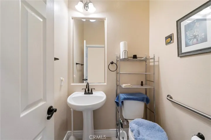 1/2 Bathroom