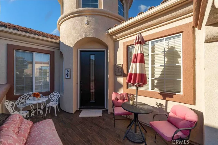 Courtyard porch